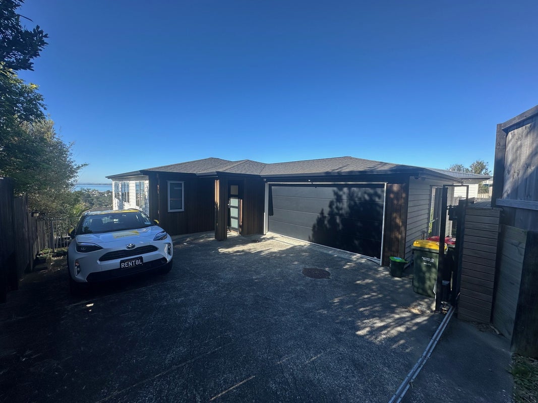 501A East Coast Road, Murrays Bay, Auckland - Carousel 1