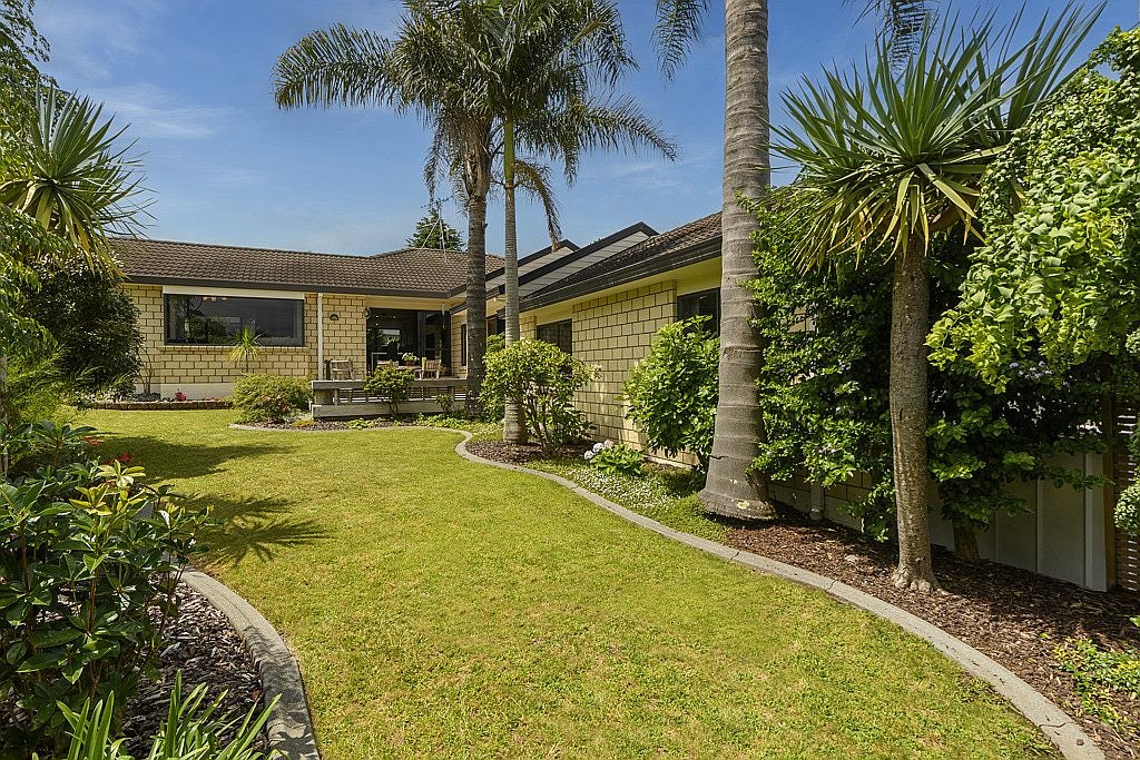 27 Harbelle Close, Bethlehem, Tauranga - Carousel 1