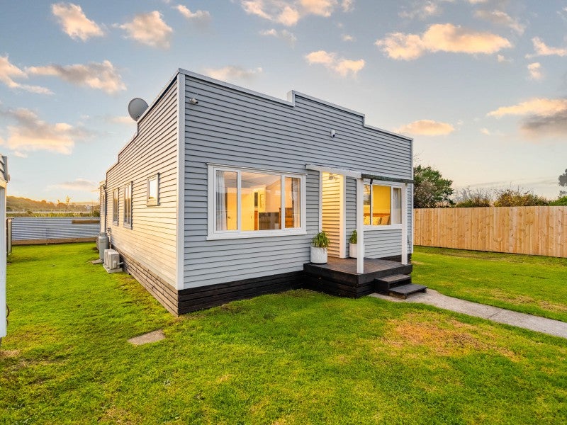 67 Rata Road, Raumati Beach, Paraparaumu - Carousel 1