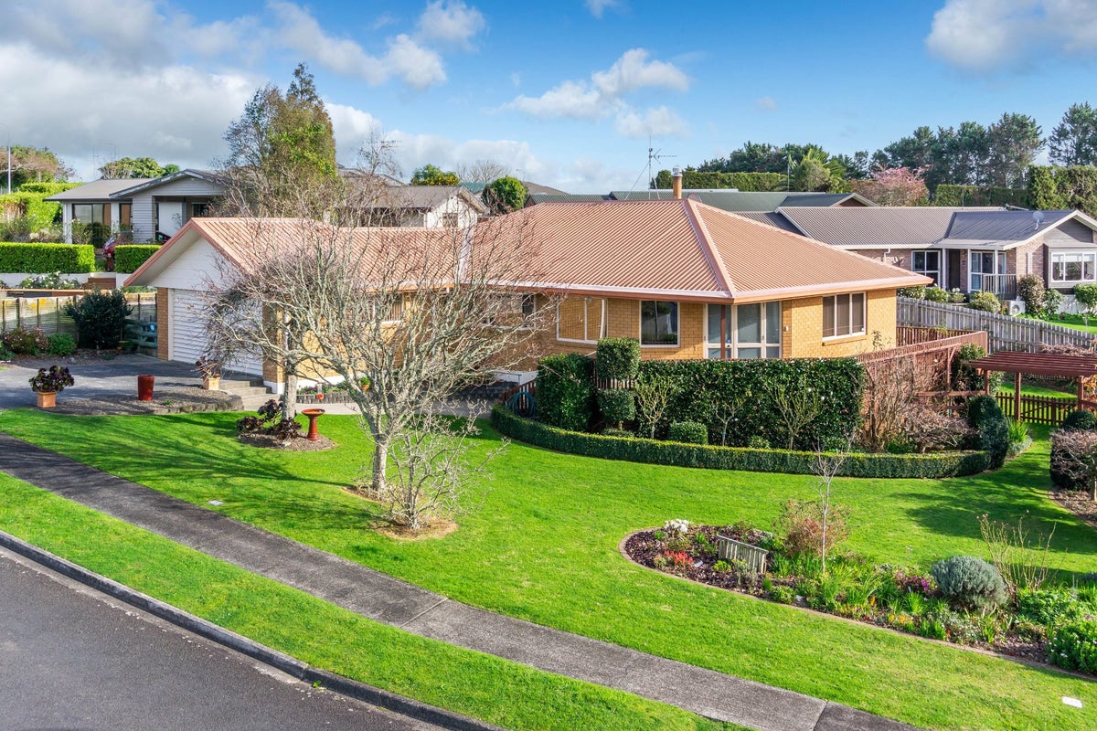198 Greenhill Drive, Te Awamutu, Te Awamutu - Carousel 1