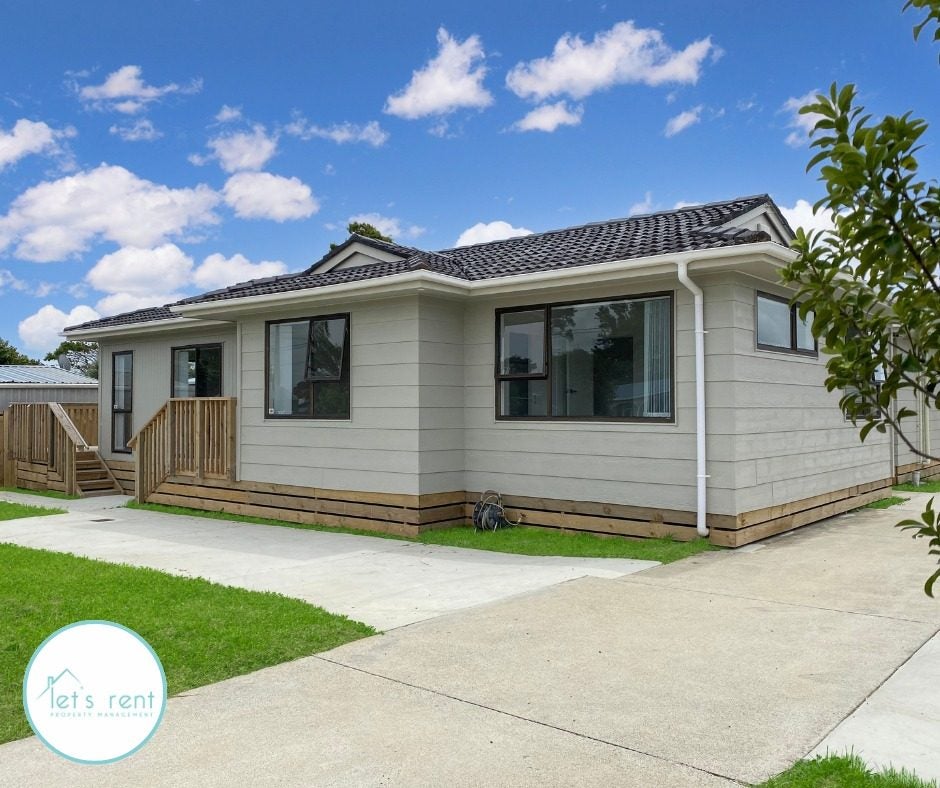 12 Fourth View Avenue, Beachlands, Auckland - Carousel 2
