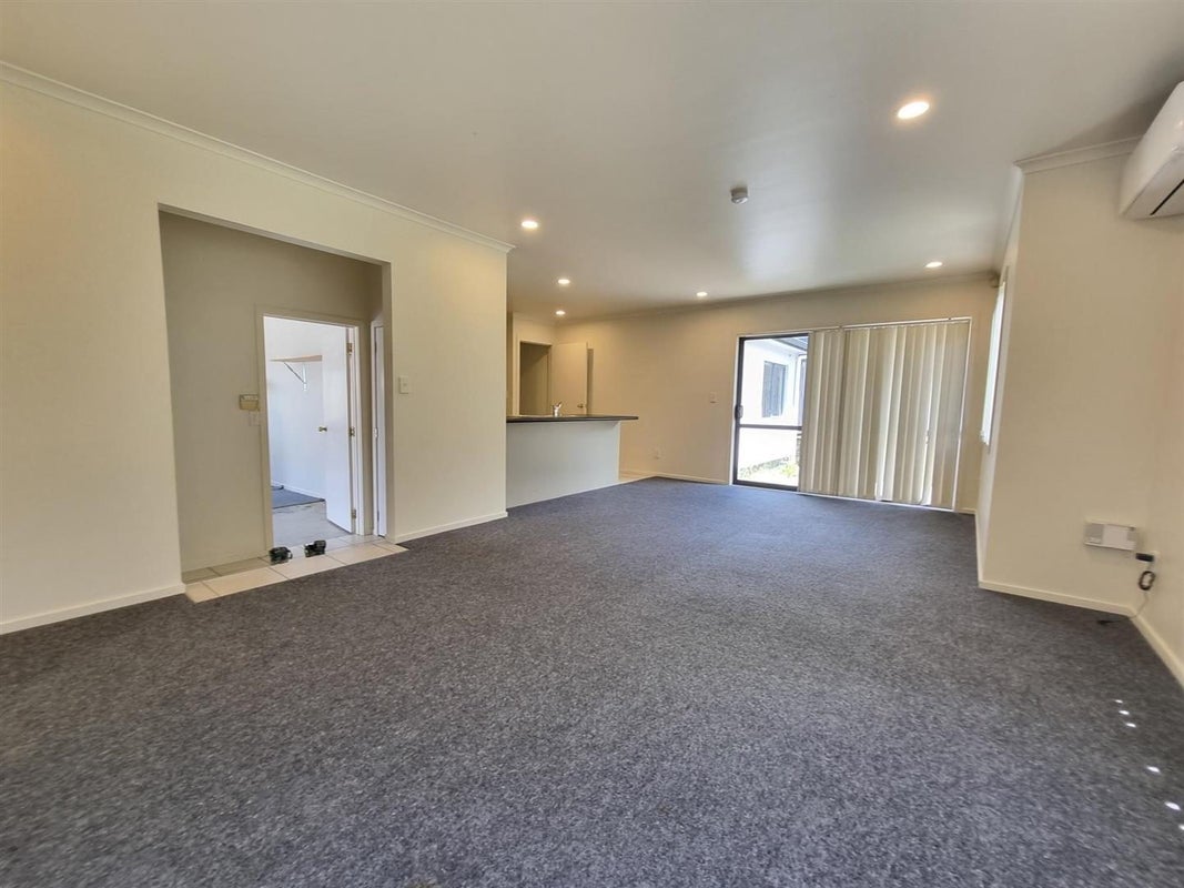 37 Heathglen Place, Bayview, Auckland - Carousel 2