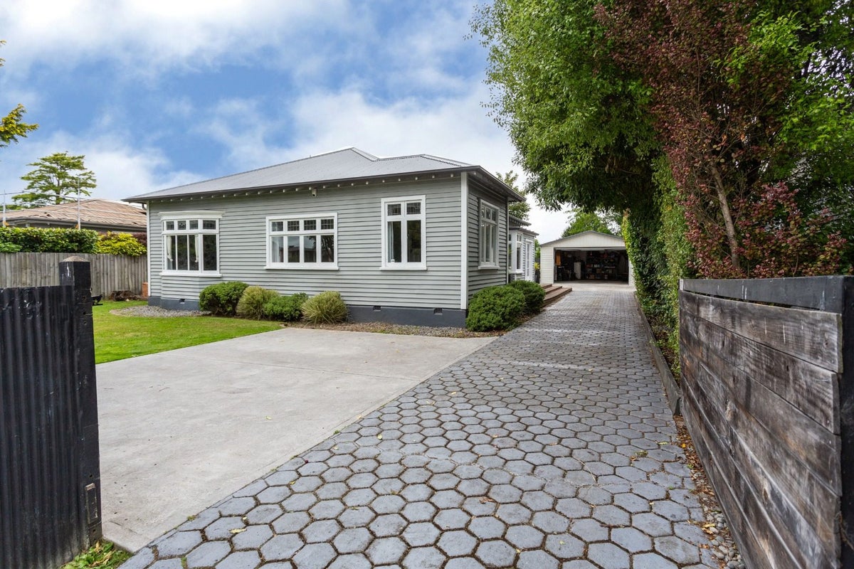 16 Shirley Road, Mairehau, Christchurch - Carousel 1