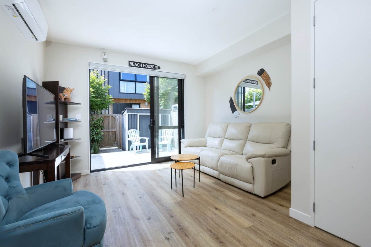 2/108 Beach Road, Te Atatu Peninsula, Waitakere City, Auckland - Carousel 2