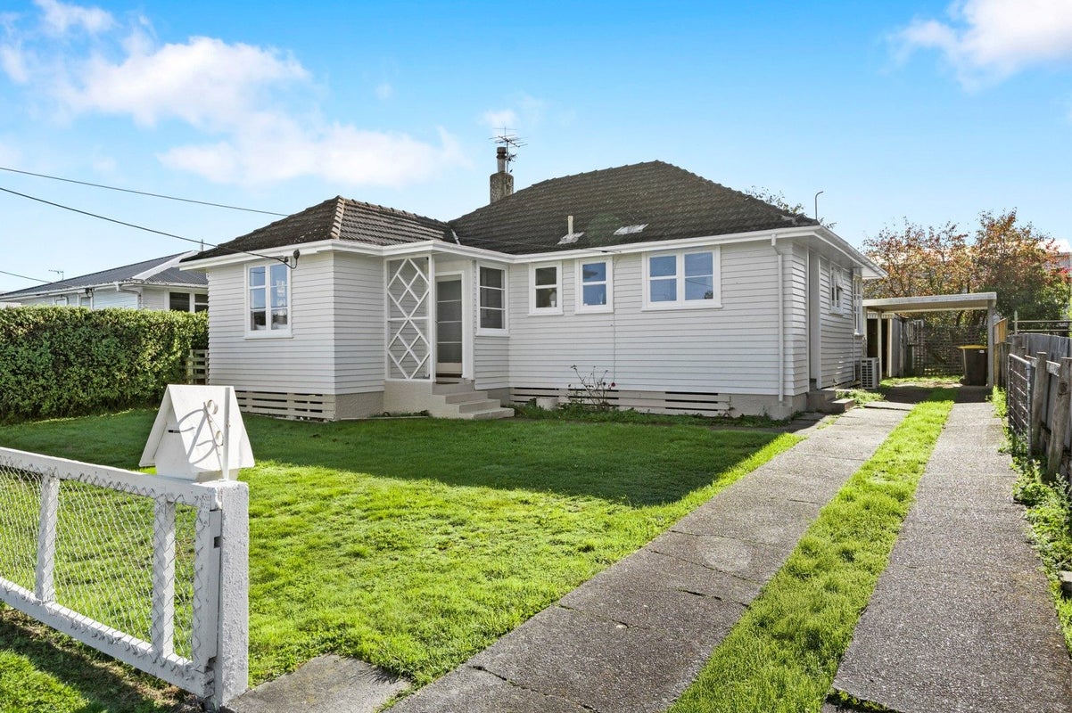 29 Railway Crescent, Masterton - Carousel 1