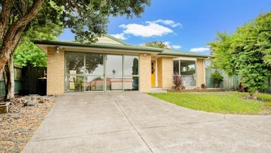 9 Gerolds Place, Flat Bush, Auckland - Carousel 1