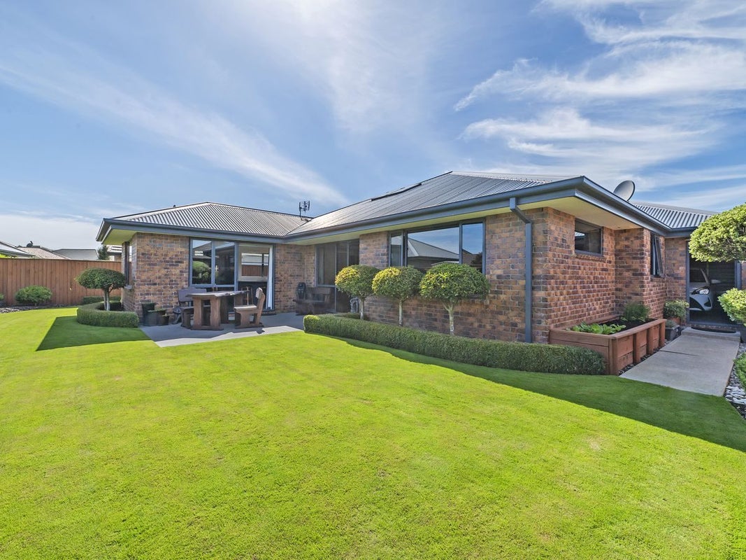 16 Globe Bay Drive, Templeton, Christchurch - Carousel 1