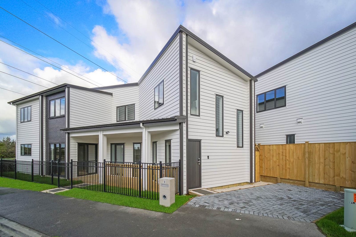 8 Faithful Drive, Karaka, Papakura - Carousel 1
