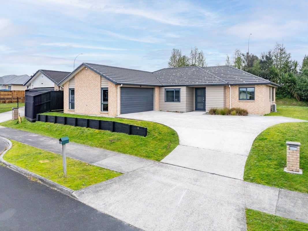 18 Patatee Terrace, Baverstock, Hamilton - Carousel 1