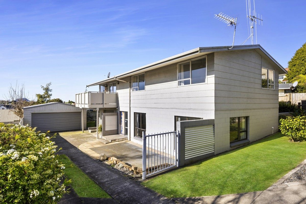 295B Waihi Road, Judea, Tauranga - Carousel 1