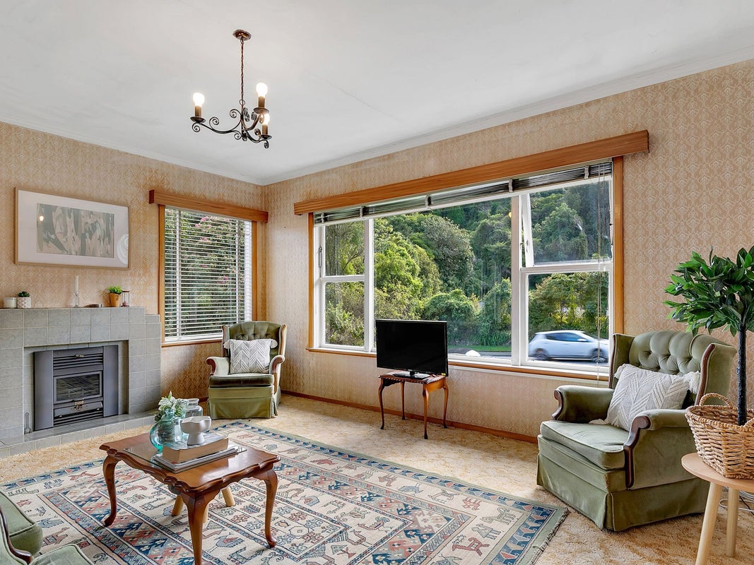 84 Newlands Road, Newlands, Wellington - Carousel 2