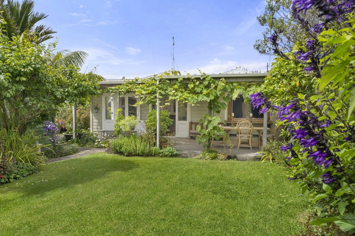 3 Cambria Road, Devonport, Auckland - Carousel 1