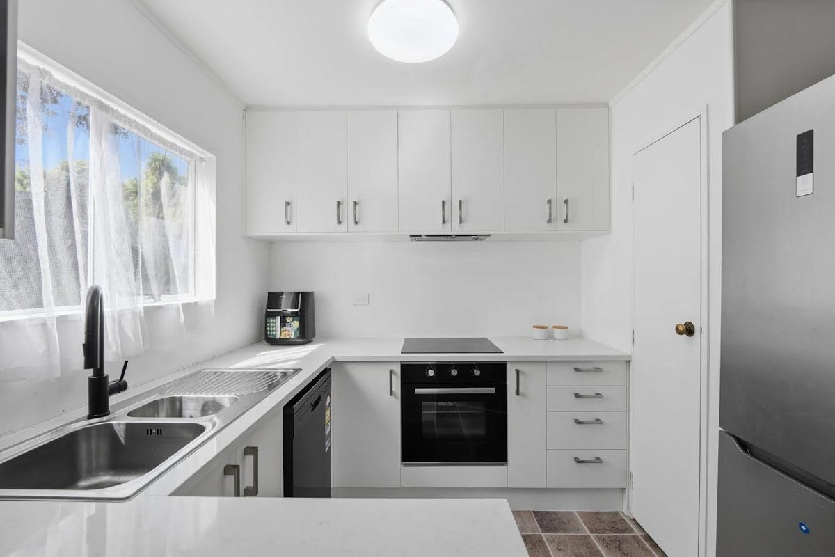 1/117 Rosier Road, Glen Eden, Auckland - Carousel 2