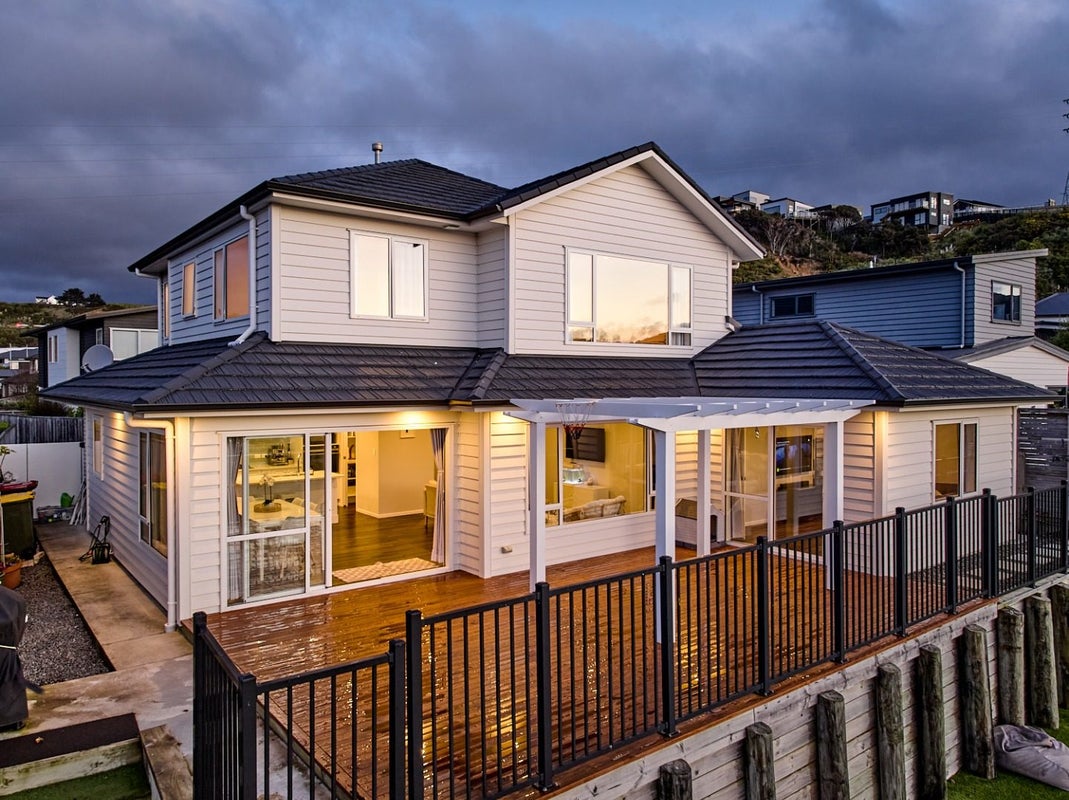 158 Navigation Drive, Whitby, Porirua - Carousel 1