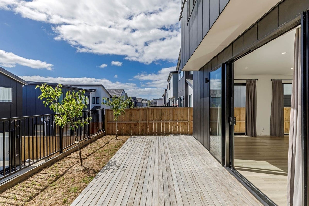 38 Clara Road, Silverdale, Silverdale - Carousel 2