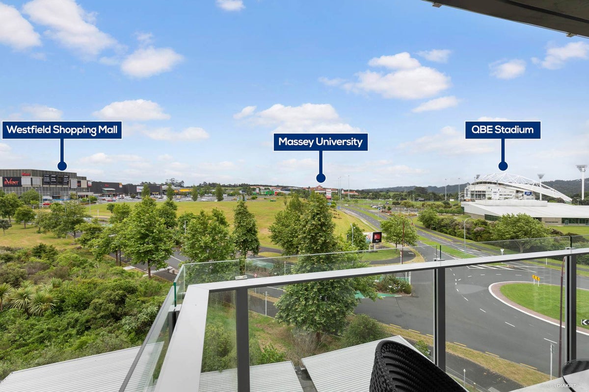 403/25 Don McKinnon Drive, Albany, Auckland - Carousel 2