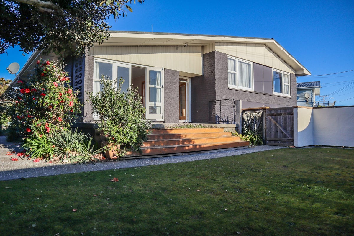 32 Domett Esplanade, Cobden, Greymouth - Carousel 2