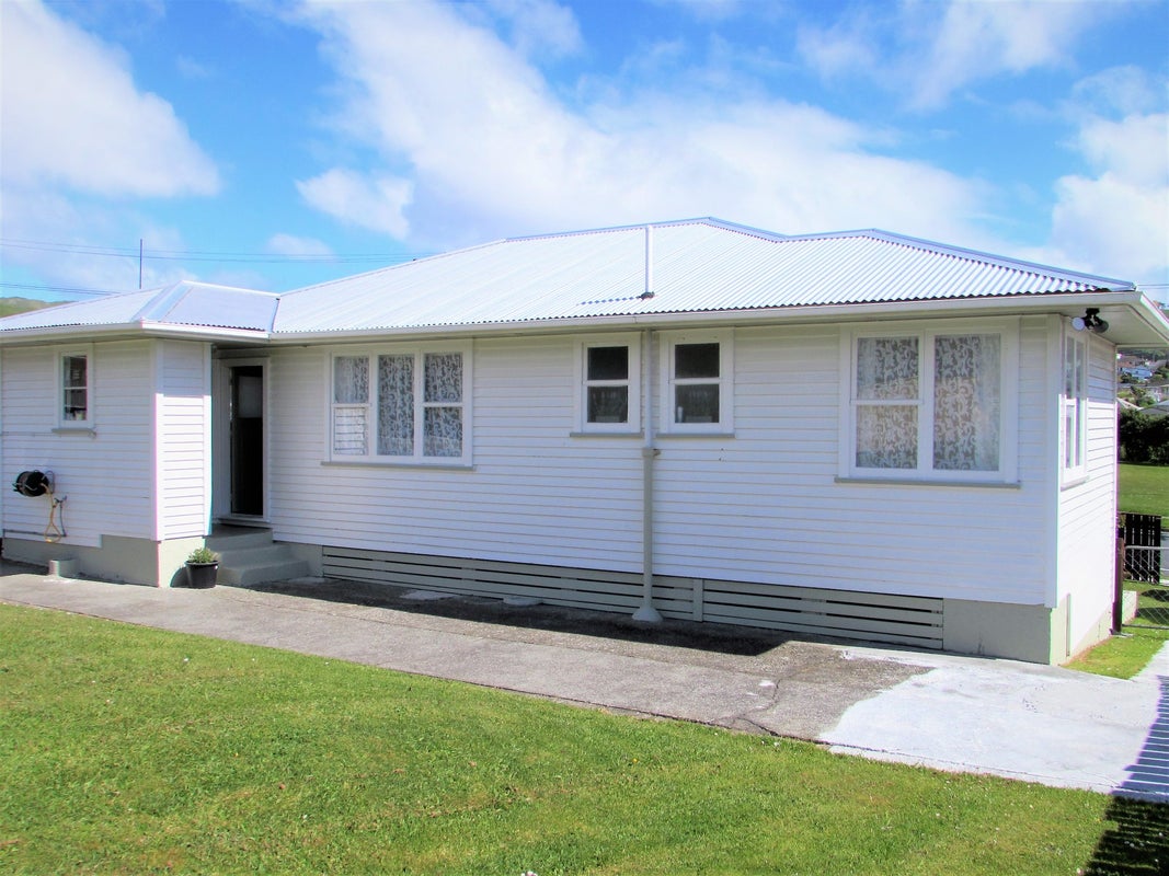 13 Driver Crescent, Cannons Creek, Porirua - Carousel 2