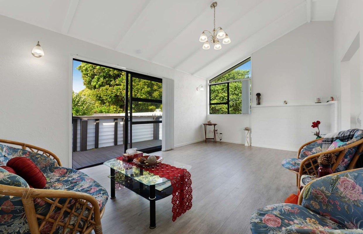 429 Bucklands Beach Road, Bucklands Beach, Auckland - Carousel 2