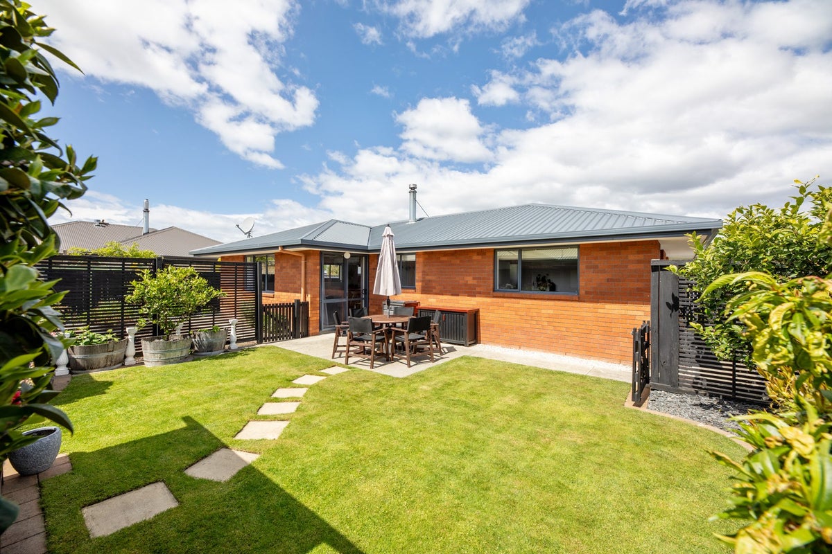 2 Natalie Place, Witherlea, Blenheim - Carousel 2