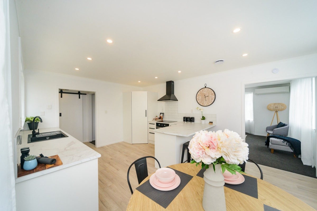 6 Coventry Street, Highbury, Palmerston North - Carousel 1