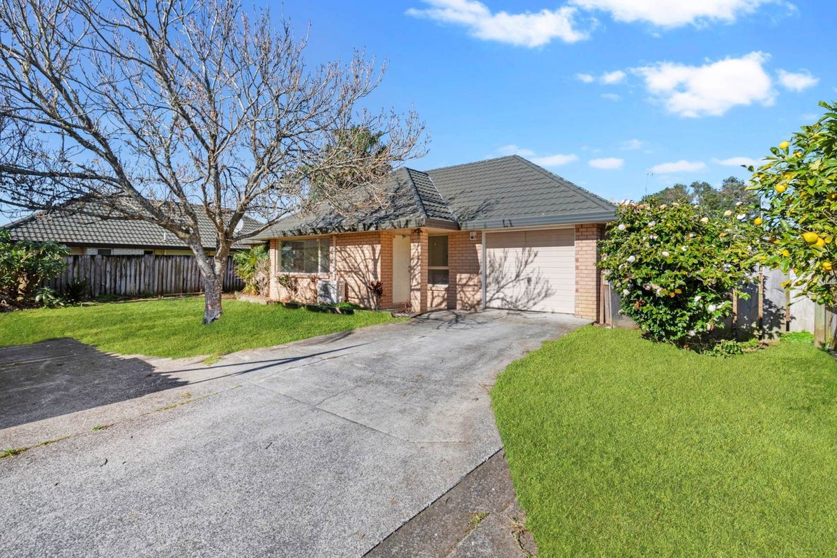 8 Enuamanu Road, Favona, Auckland - Carousel 1