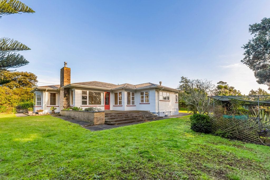 19 Ngaio Street, Otaki Beach, Otaki - Carousel 1