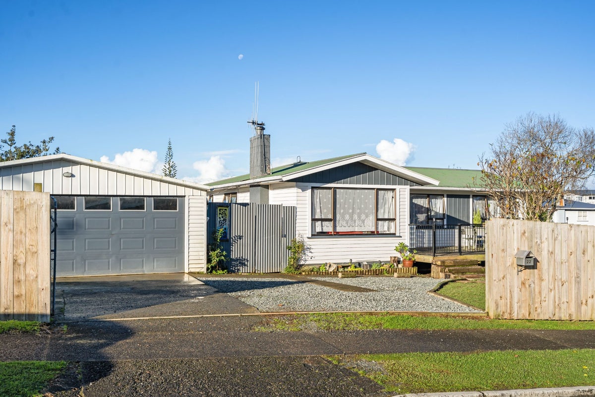 22 Manapouri Street, Tikipunga, Whangarei - Carousel 1