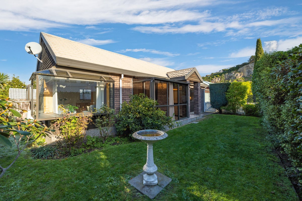 2/47A Main Road, Redcliffs, Christchurch - Carousel 1