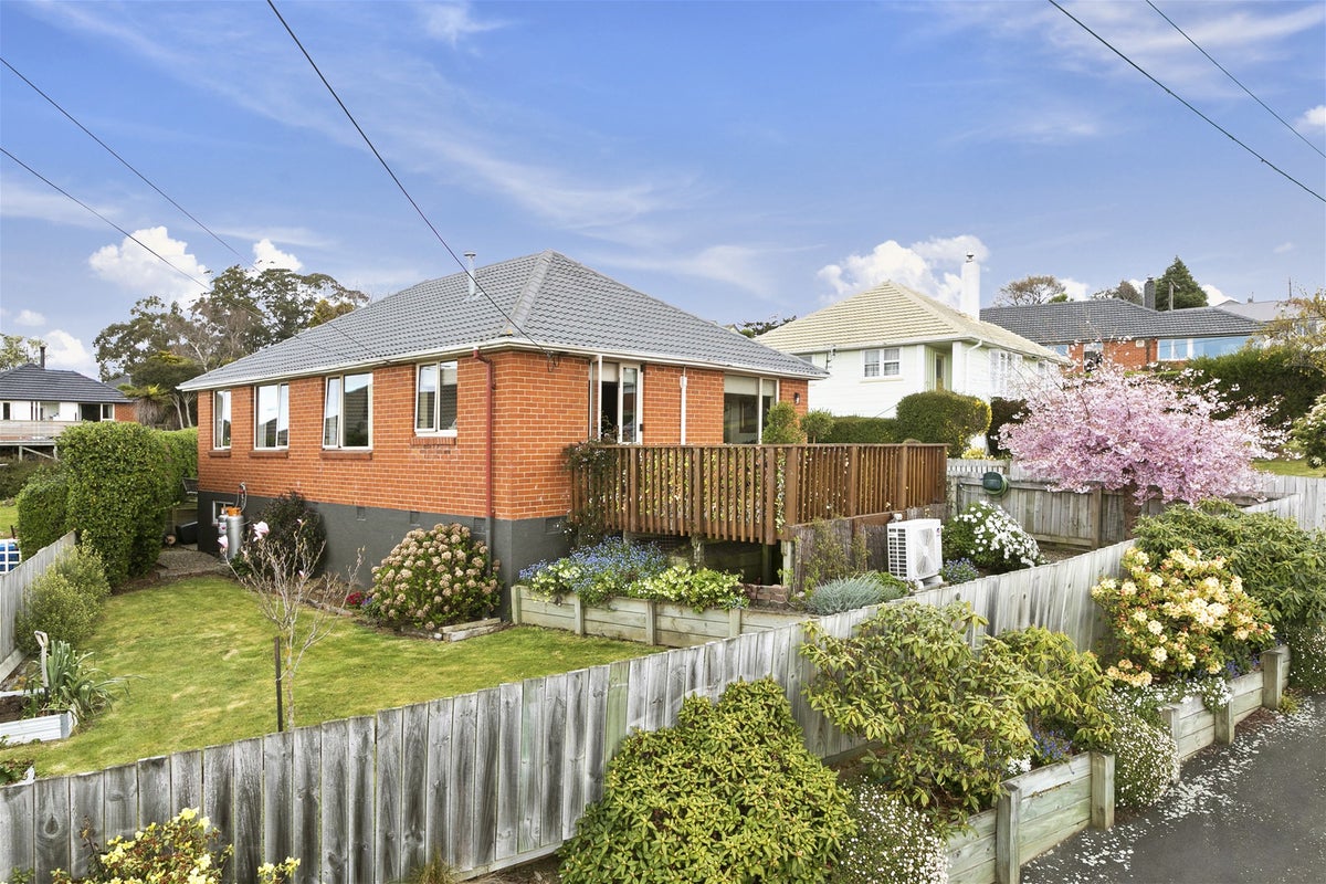 11 Balmain Street, Halfway Bush, Dunedin - Carousel 1