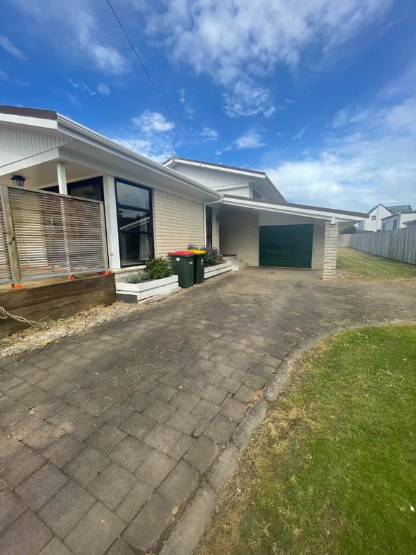 91 Second View Avenue, Beachlands, Auckland - Carousel 1