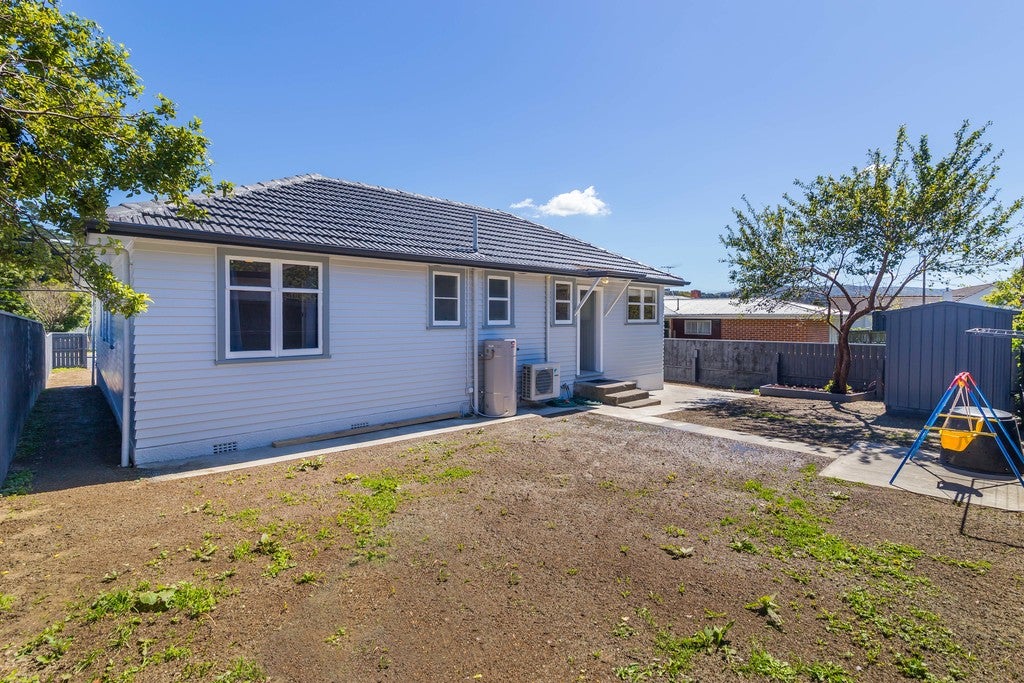 349 Stokes Valley Road, Stokes Valley, Lower Hutt - Carousel 21