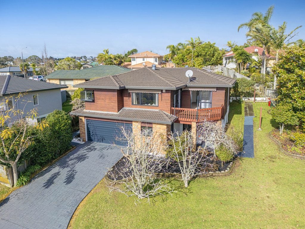 2 Westminster Gardens, Unsworth Heights, Auckland - Carousel 1