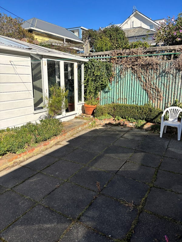 2 Torless Terrace, Thorndon, Wellington - Carousel 12