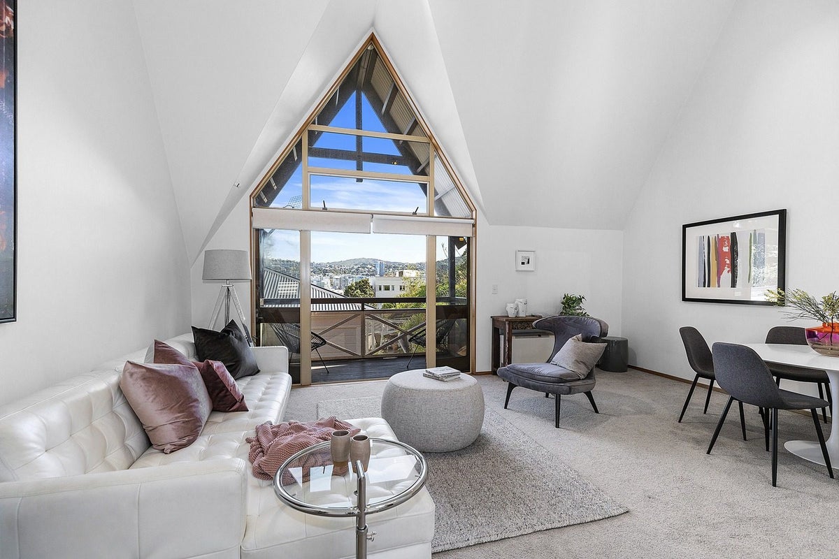 83B Majoribanks Street, Mount Victoria, Wellington - Carousel 1