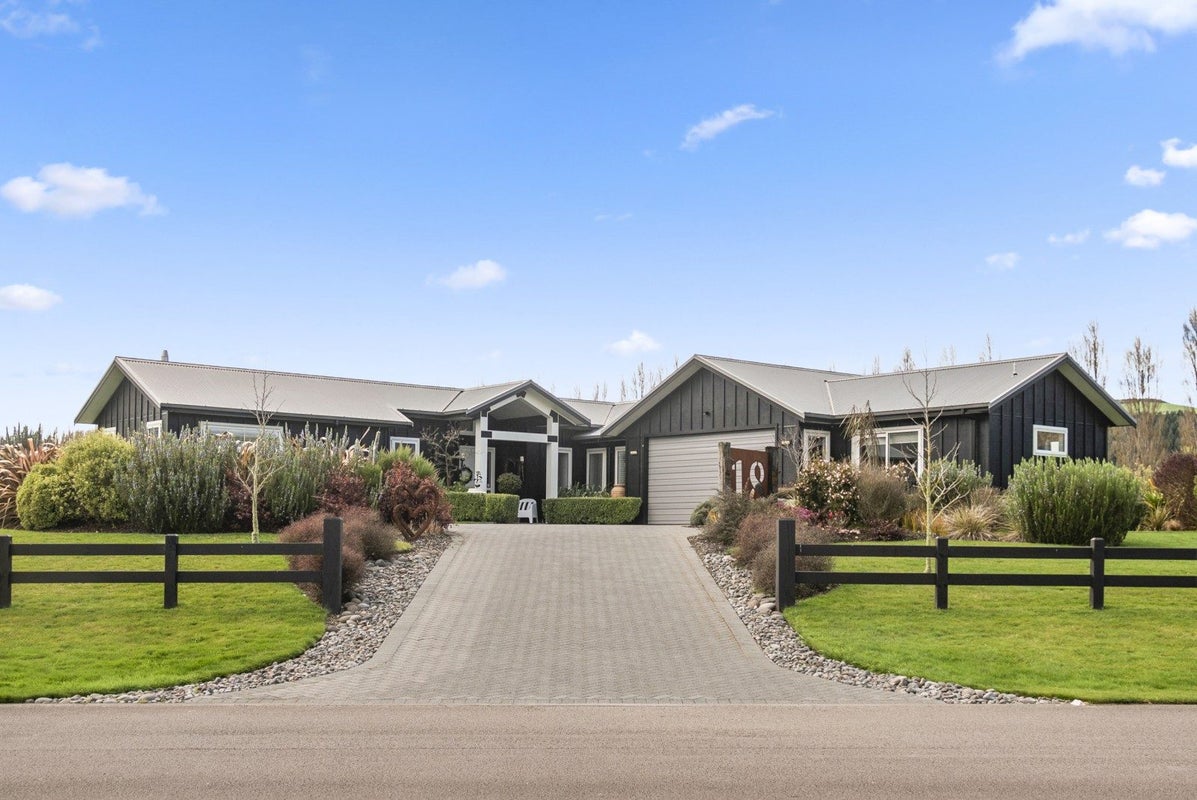 18/500 Kinloch Road, Kinloch, Taupo - Carousel 1