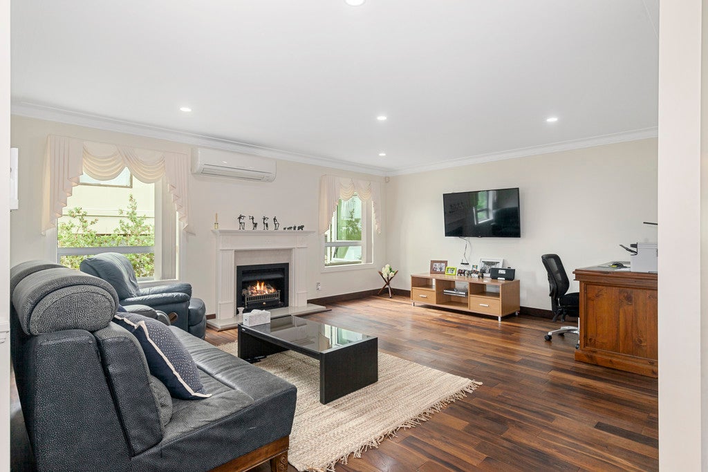 4 Graham Collins Drive, Windsor Park, Auckland - Carousel 2