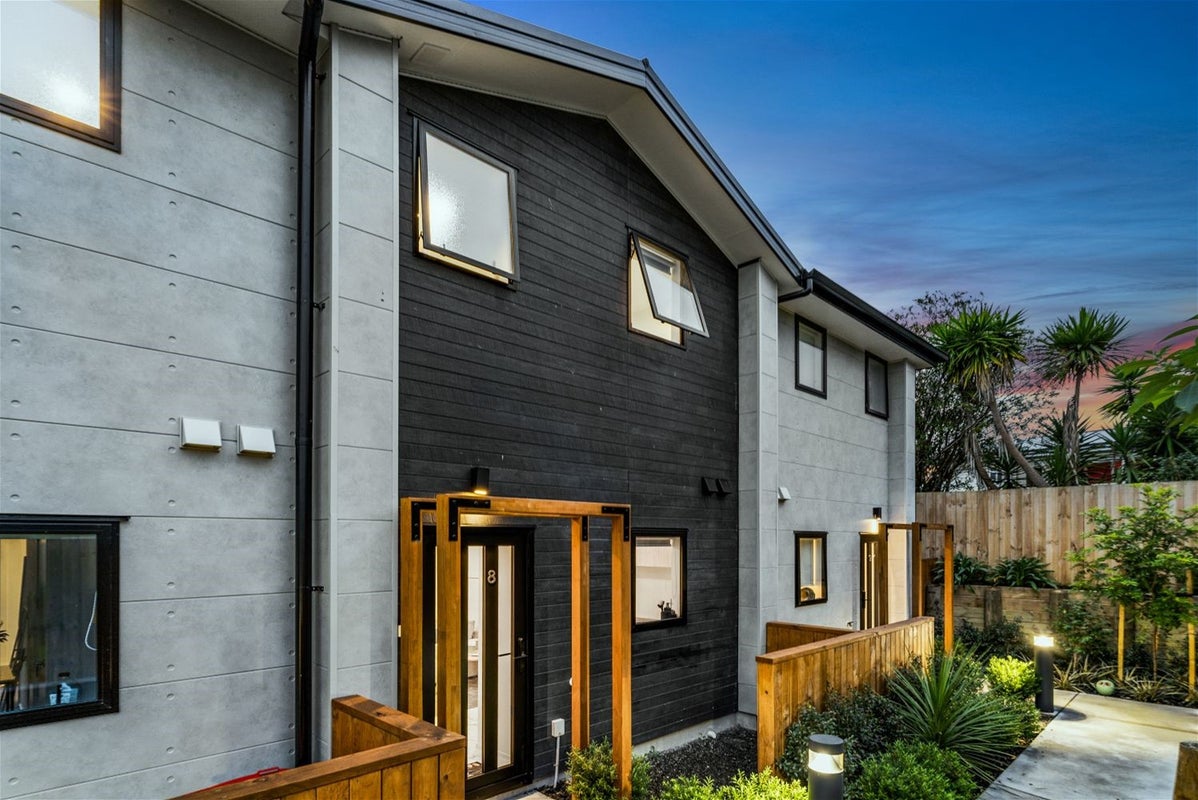 8/102 Millbrook Road, Sunnyvale, Auckland - Carousel 1