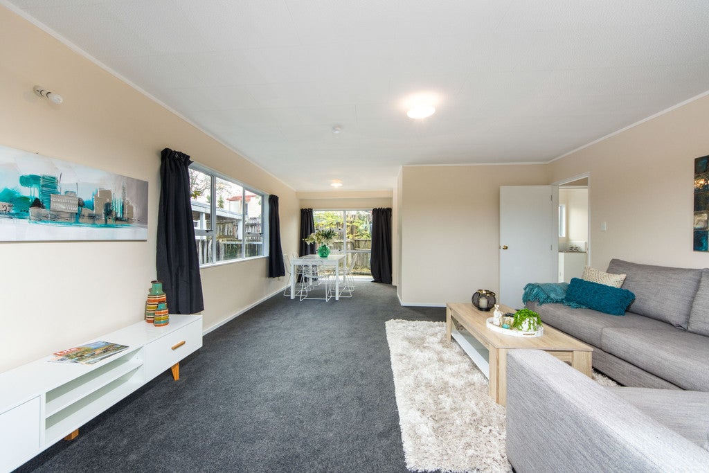 1/19 Moxham Grove, Massey, Auckland - Carousel 16