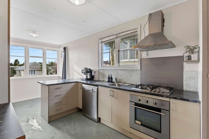 29 Endeavour Street, Marfell, New Plymouth - Carousel 2