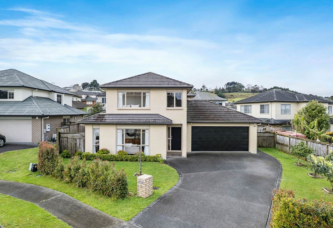 11 Kouras Place, Flat Bush, Auckland - Carousel 1