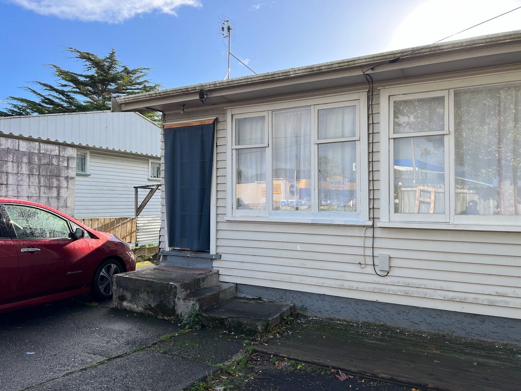 21 Titirangi Road, New Lynn, Auckland - Carousel 8