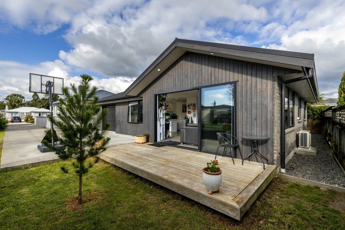 32A Tokomaru Street, Welbourn, New Plymouth - Carousel 1