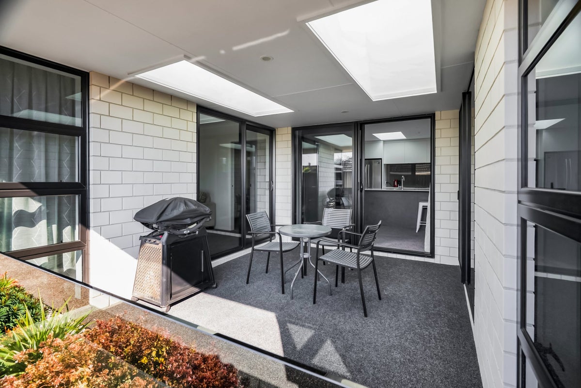 8 Clinton Street, Fitzroy, New Plymouth - Carousel 2