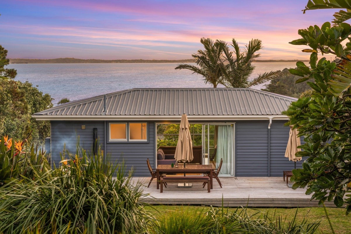 7 Tetley Road, Surfdale, Waiheke Island - Carousel 1
