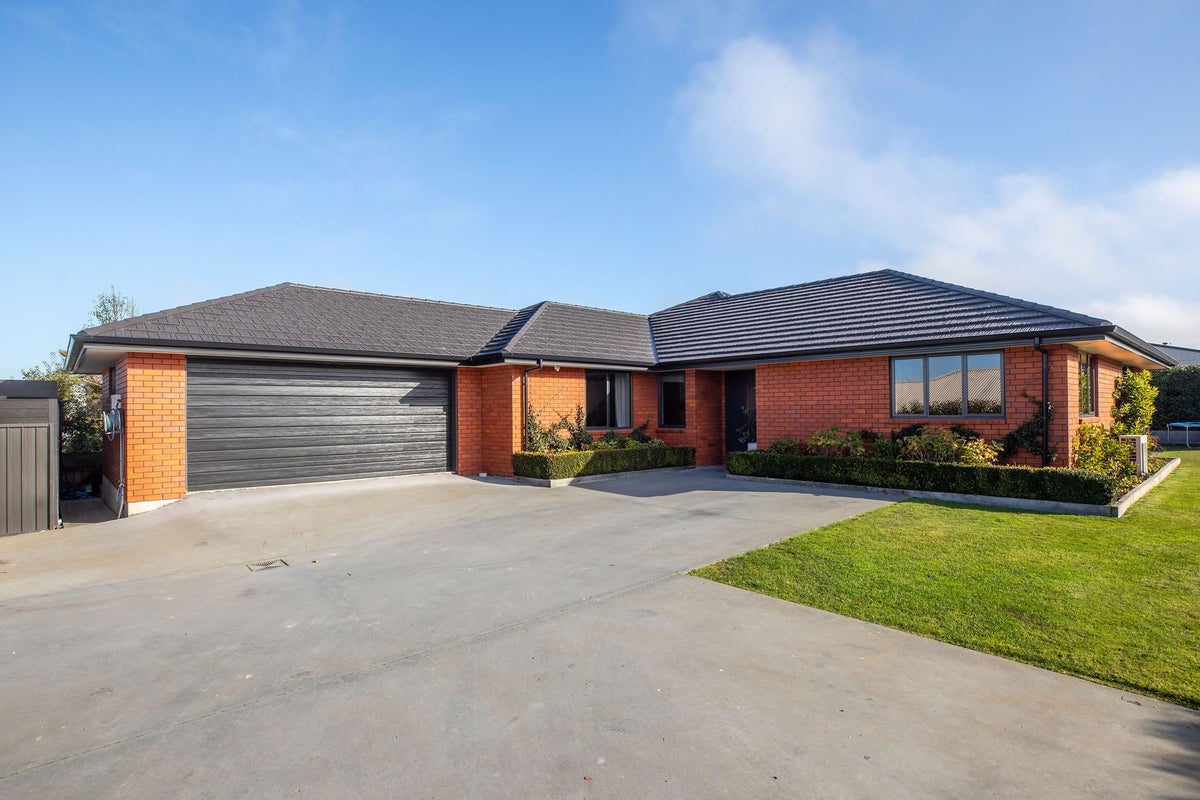 24 Jellicoe Street, Oceanview, Timaru - Carousel 1