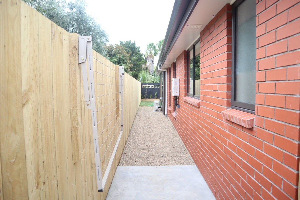 4/41 Kenney Crescent, Fairfield, Hamilton - Carousel 8