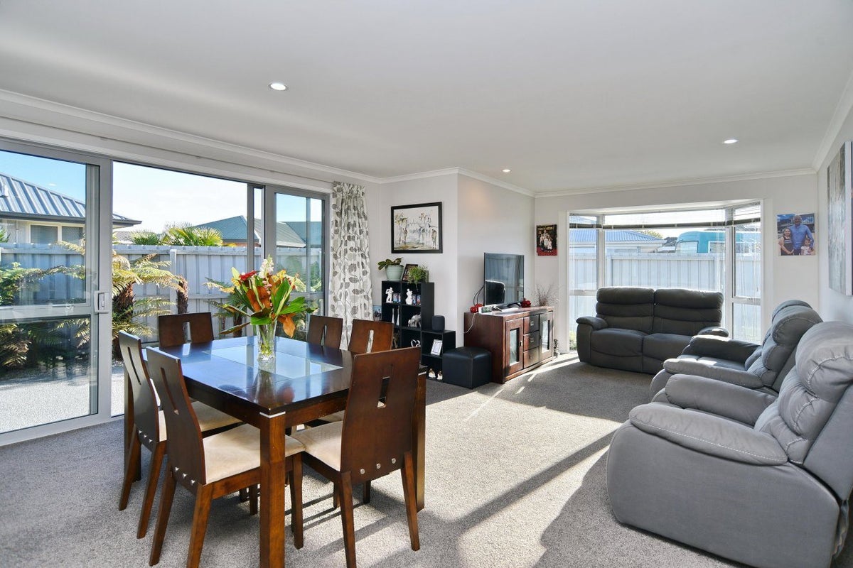 1/28 Kirsten Place, Parklands, Christchurch - Carousel 2