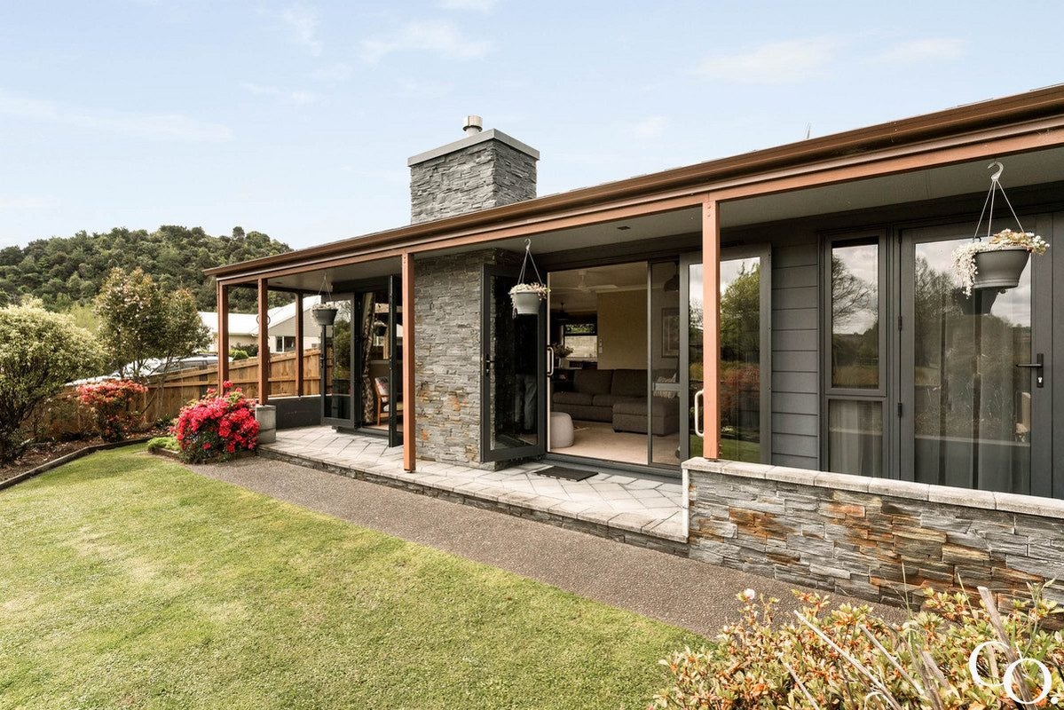 101 Lakes Boulevard, Pyes Pa, Tauranga - Carousel 1