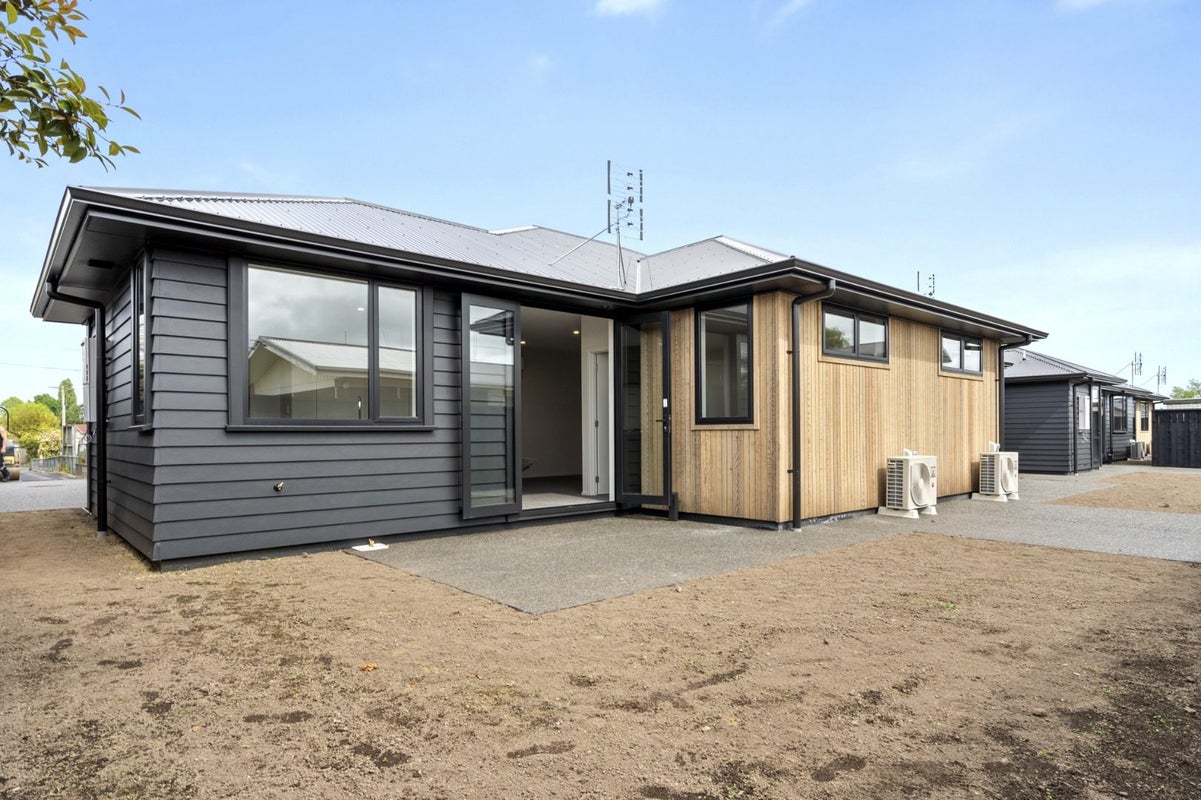 1/4 Heath Street, St Andrews, Hamilton - Carousel 2